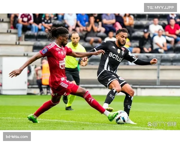 布雷斯特主场力克南特 收获关键三分逃离降级区 布雷斯特主场力克南特 收获关键三分逃离降级区